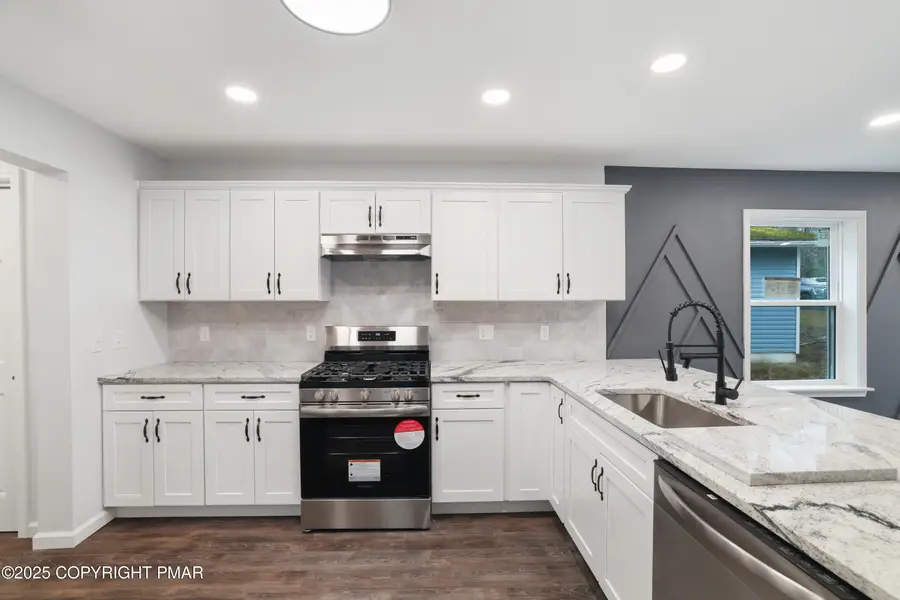 8585 Periwinkle Drive, Tobyhanna, PA 18466 - Image #3