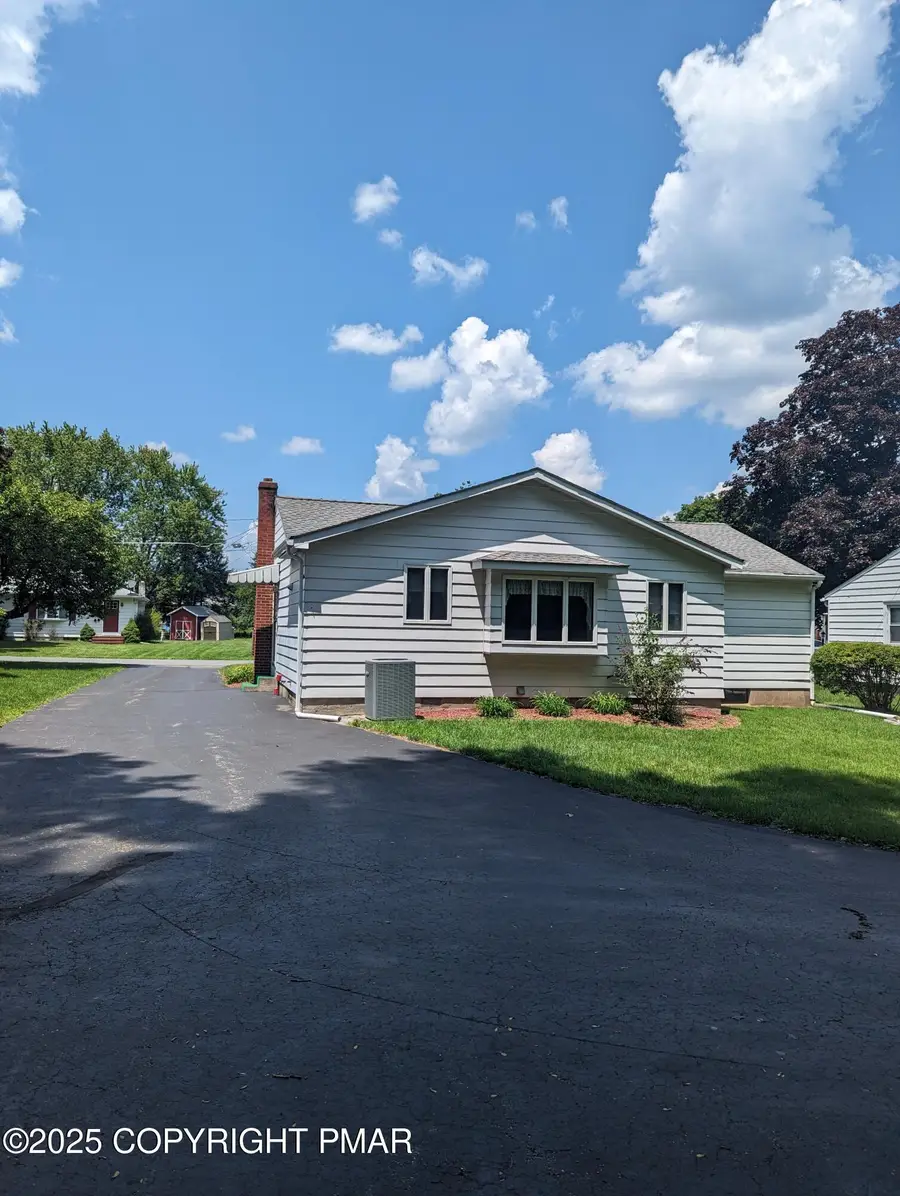 1069 Fritz Avenue, Stroudsburg, PA 18360 - Image #2