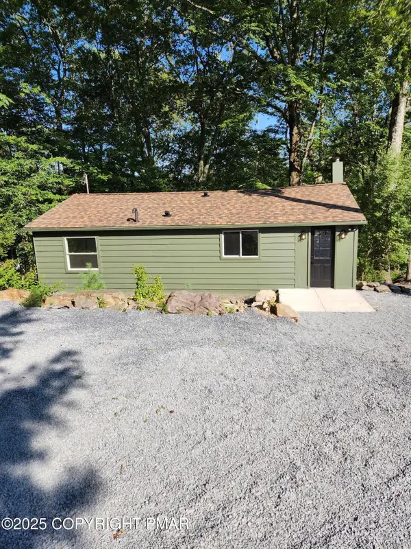 386 Hunters Farm Road Road, Henryville, PA 18332