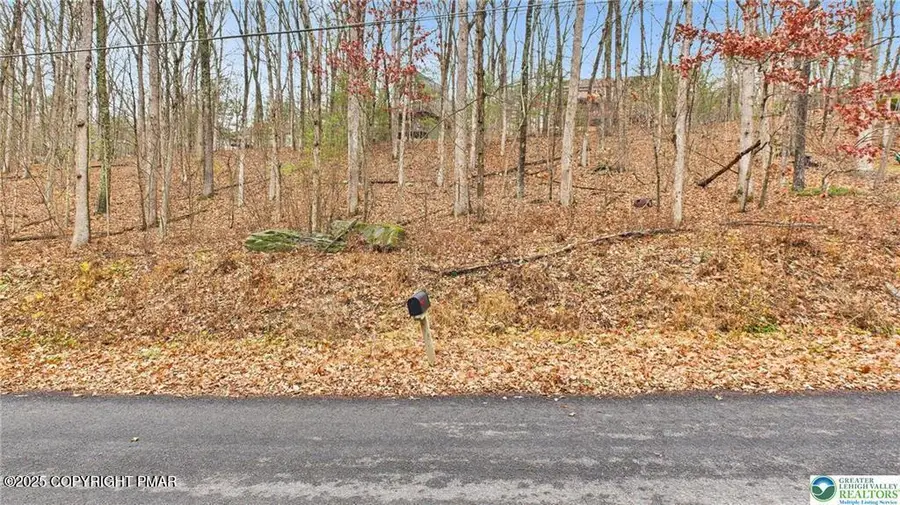 221 Brookdale Dr 221 Drive, Bartonsville, PA 18321 - Image #3