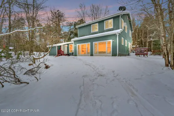 12 Hickory Road, Lake Harmony, PA 18624