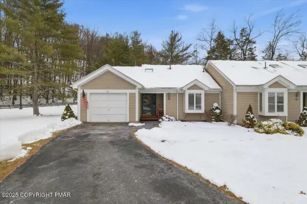 23 Turtle Way, Stroudsburg, PA 18360