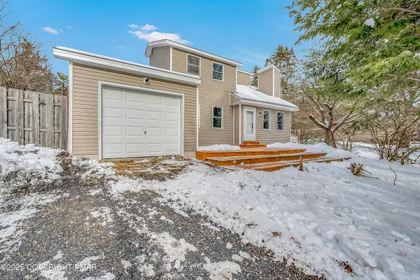 405 Skyline Drive, Blakeslee, PA 18610