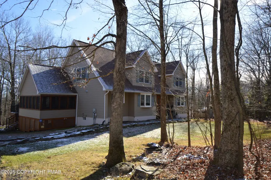 221 Spruce Run Drive, Dingmans Ferry, PA 18328 - Image #2
