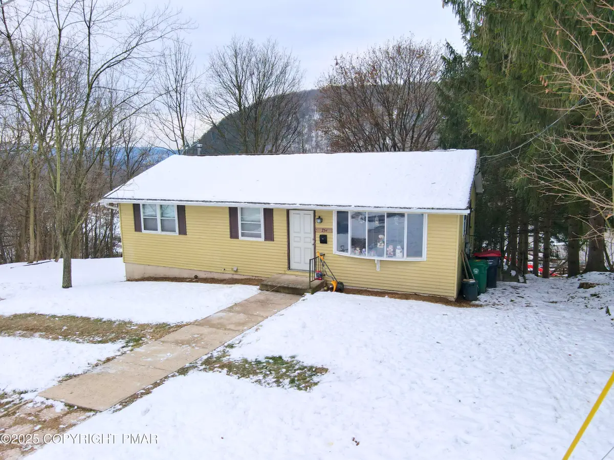 25 Stedman Avenue, Lehighton, PA 18235 - Image #1