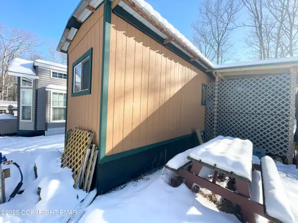 13 Booboo Lane, Hawley, PA 18428