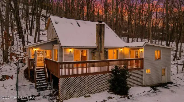 5695 Decker Road, Bushkill, PA 18324