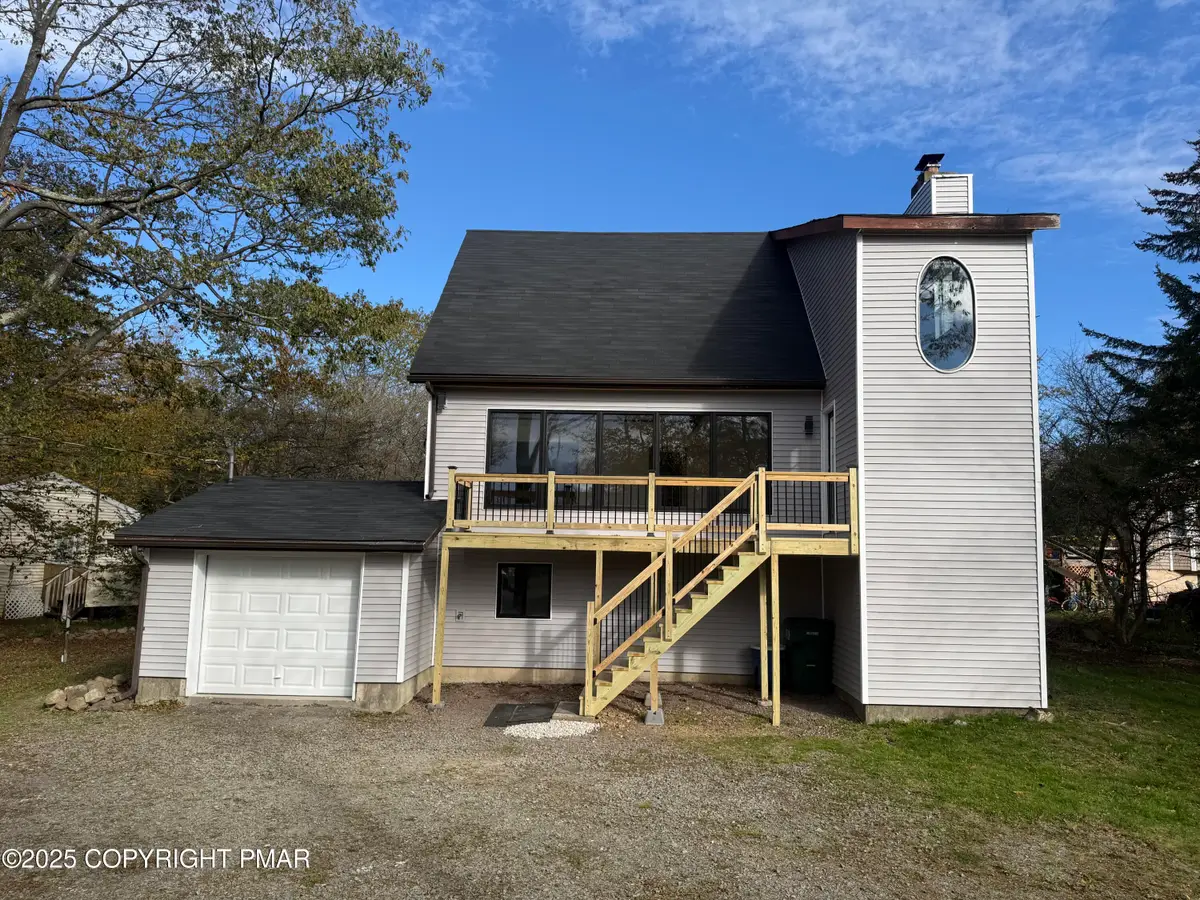 215 Greenbriar Circle, Tobyhanna, PA 18466 - Image #1