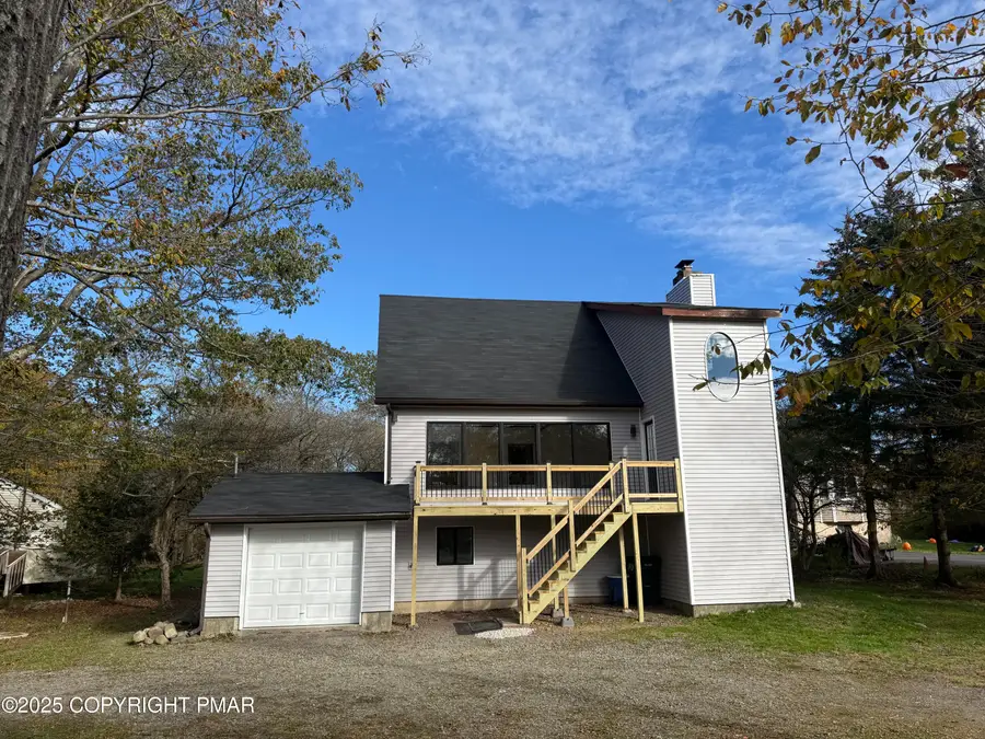 215 Greenbriar Circle, Tobyhanna, PA 18466 - Image #2