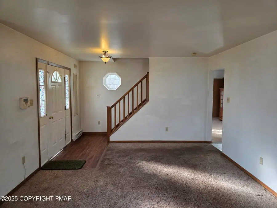 640 Country Place Drive, Tobyhanna, PA 18466 - Image #3