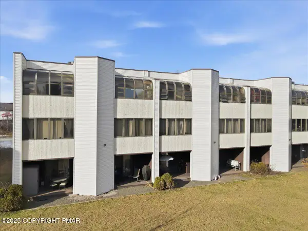 130 Foxfire Drive, Mount Pocono, PA 18344