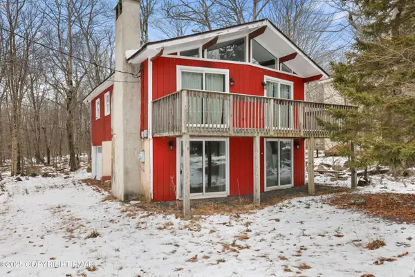 765 Country Place Drive, Tobyhanna, PA 18466