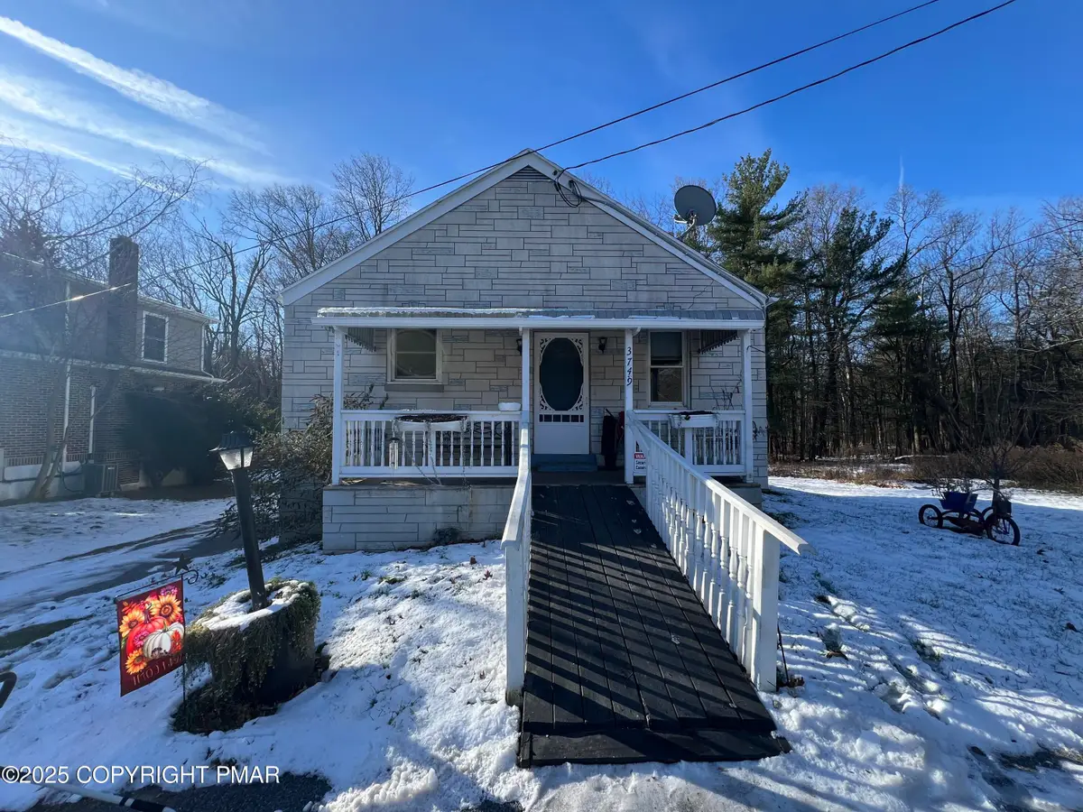 3749 Mountain View Drive, Danielsville, PA 18038 - Image #1