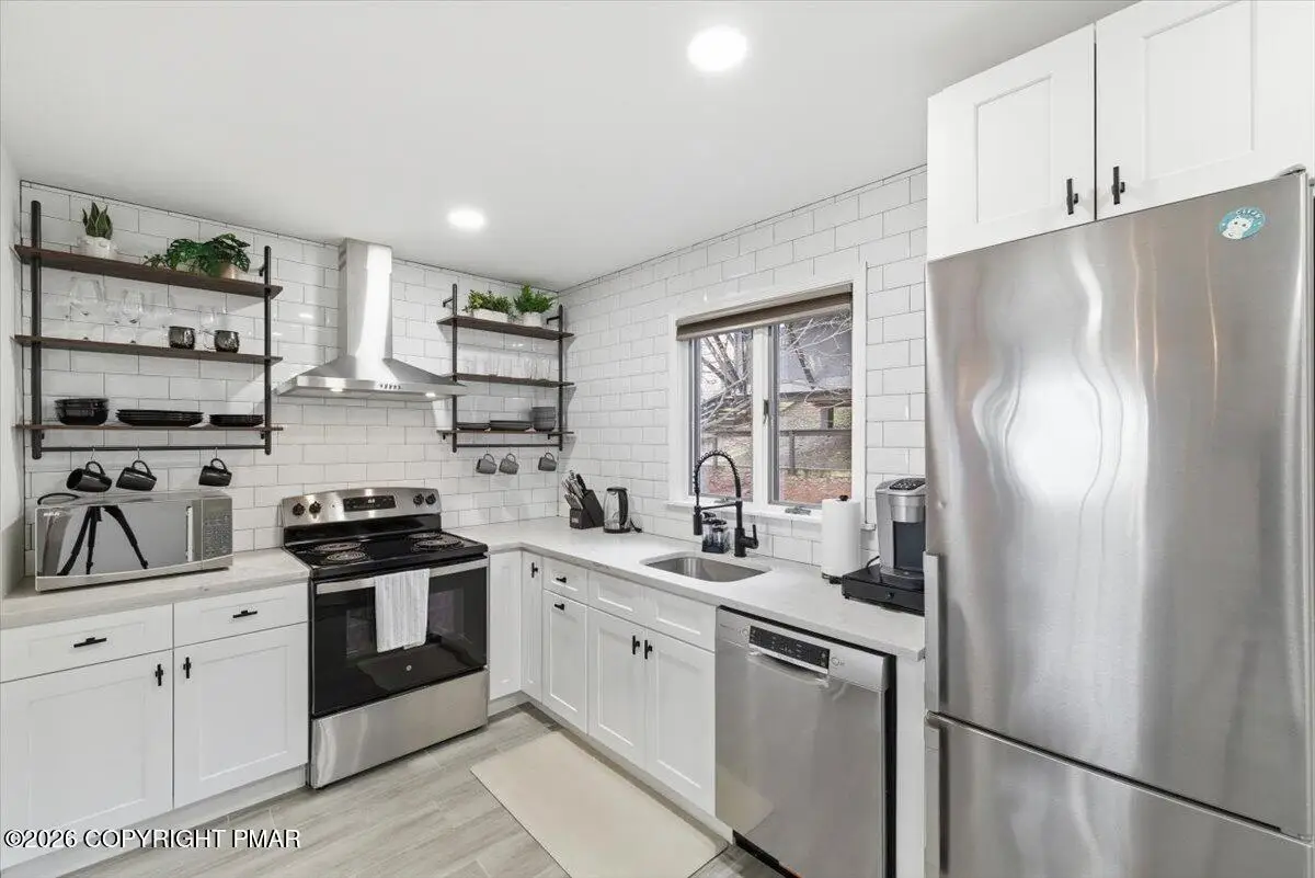 26 Middle Village Way, Tannersville, PA 18372 - Image #1