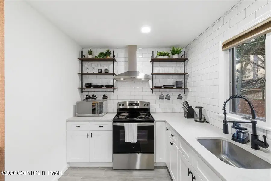 26 Middle Village Way, Tannersville, PA 18372 - Image #2