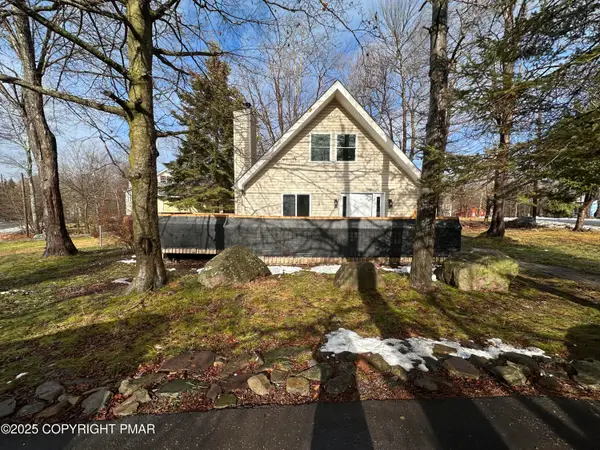 838 Country Place Drive, Tobyhanna, PA 18466