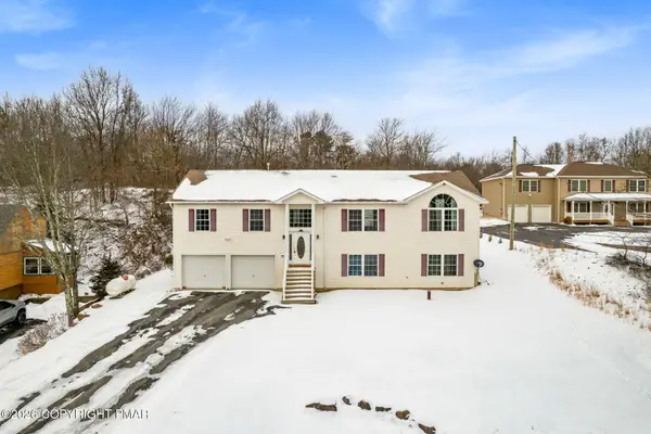 1299 Glade Drive S, Long Pond, PA 18334
