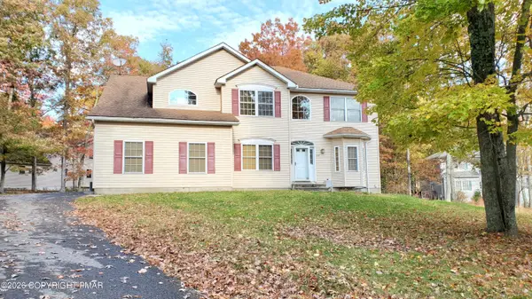 106 Swartsburo Drive, Tamiment, PA 18371