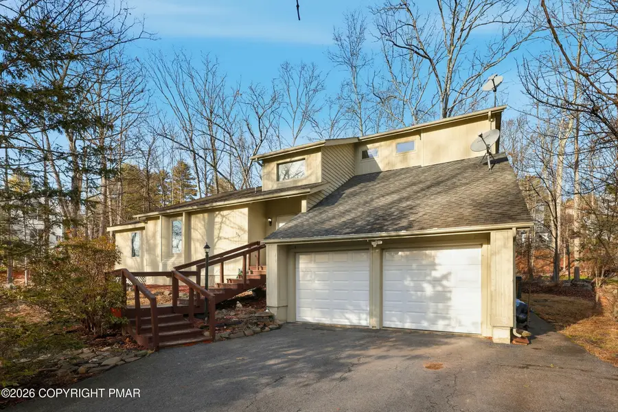 315 Rolling Hills Drive, East Stroudsburg, PA 18302 - Image #2