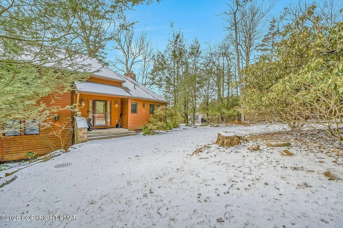 487 N Lake Drive, Lake Harmony, PA 18624 - Image #1