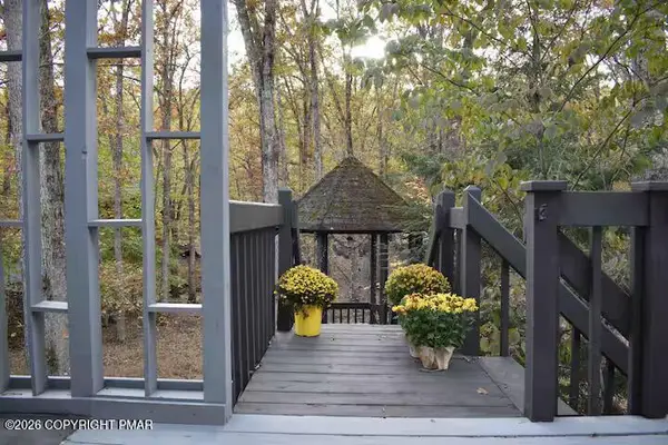 275 Canterbury Road, Bushkill, PA 18324