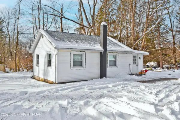 115 Squirrel Lane, Cresco, PA 18326