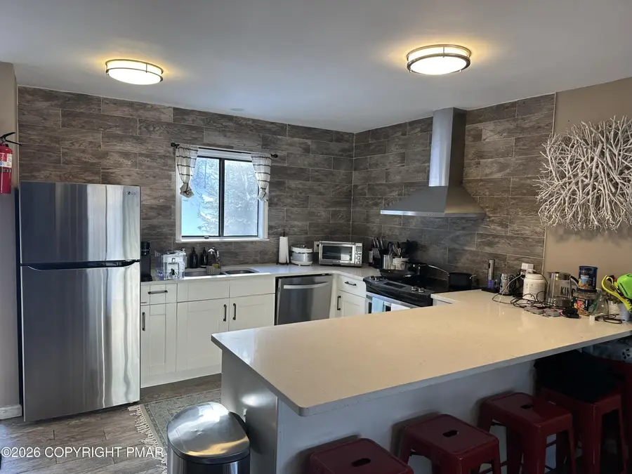 3 Middle Village Way, Tannersville, PA 18372 - Image #3