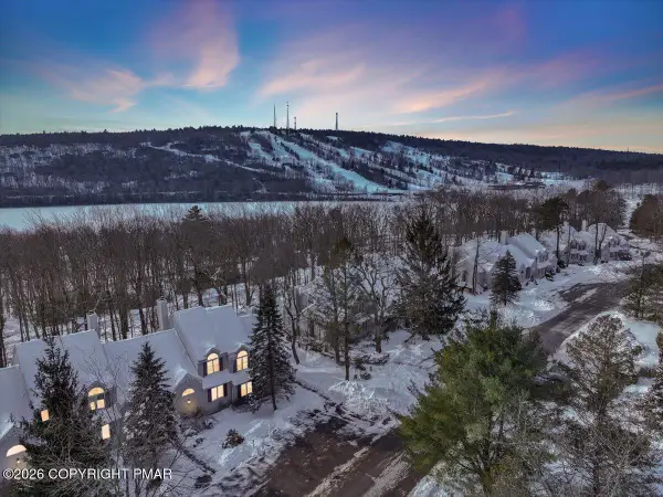 102 Laurelwoods Drive, Lake Harmony, PA 18624