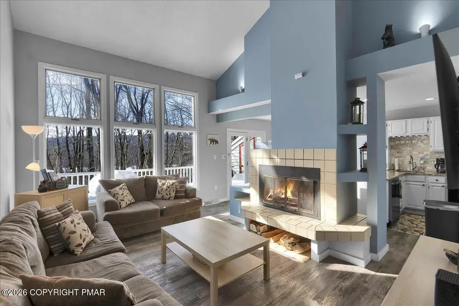 102 Laurelwoods Drive, Lake Harmony, PA 18624 - Image #2