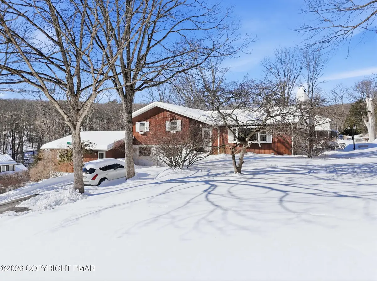 107 Applewood Drive, Swiftwater, PA 18370 - Image #1