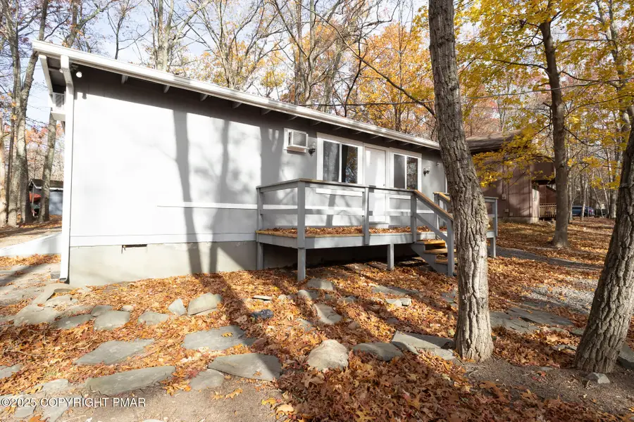 17 Hilltop Circle, East Stroudsburg, PA 18302 - Image #2