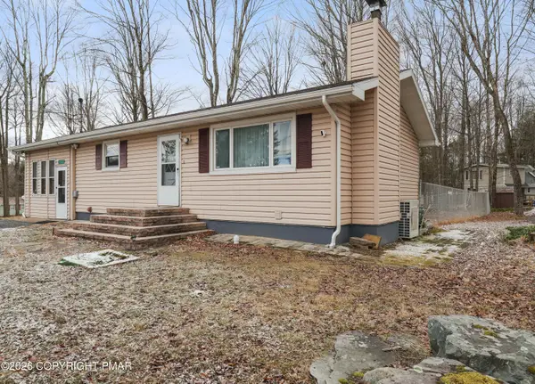 7537 Lake Shore Drive, Pocono Lake, PA 18347