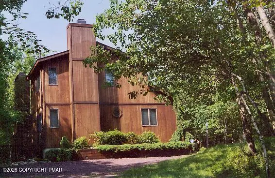 226 Clearview Drive, Long Pond, PA 18334