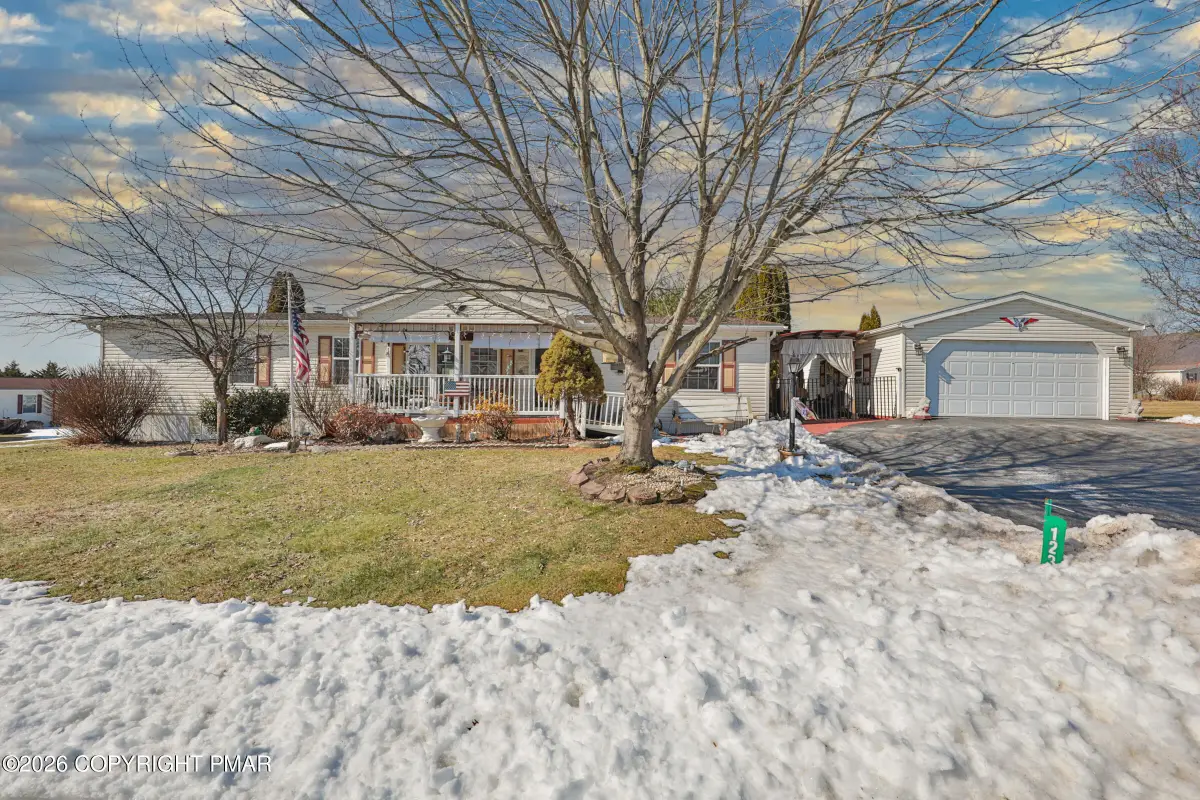 1233 Valley Forge Drive, Walnutport, PA 18088 - #1