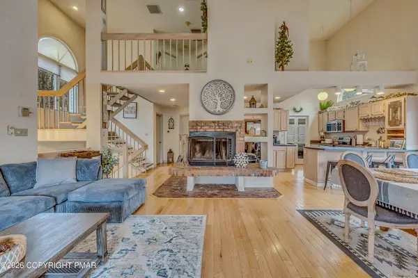 17 Rockspring Court, Lake Harmony, PA 18624