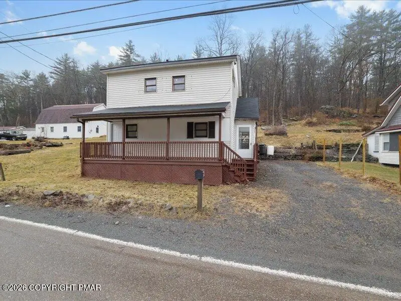 689 Main Rd, Hunlock Creek, PA 18621 - #1