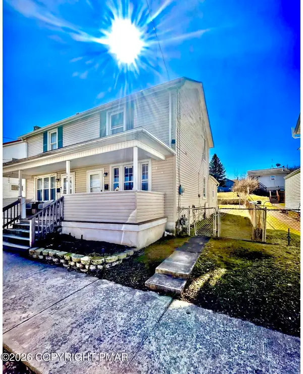 424 E Cranberry Avenue, Hazleton, PA 18201