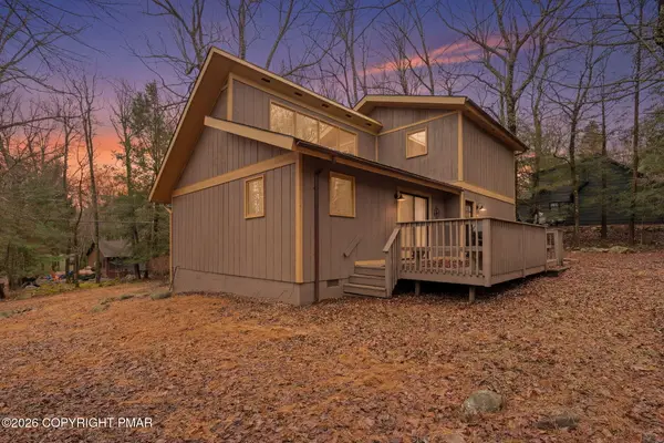 81 Split Rock Road, Lake Harmony, PA 18624