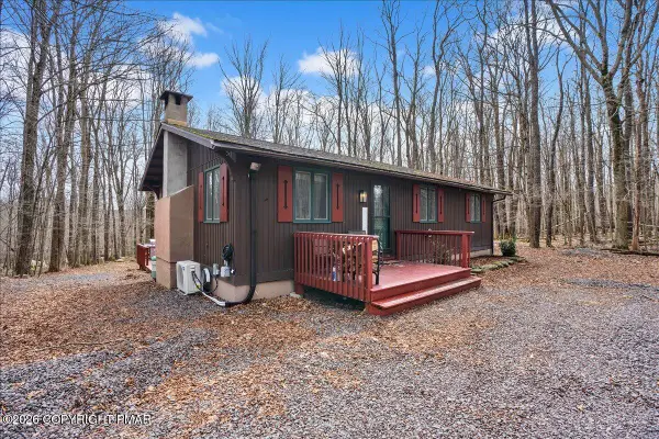 104 Big Bass Drive, Clifton Township, PA 18424