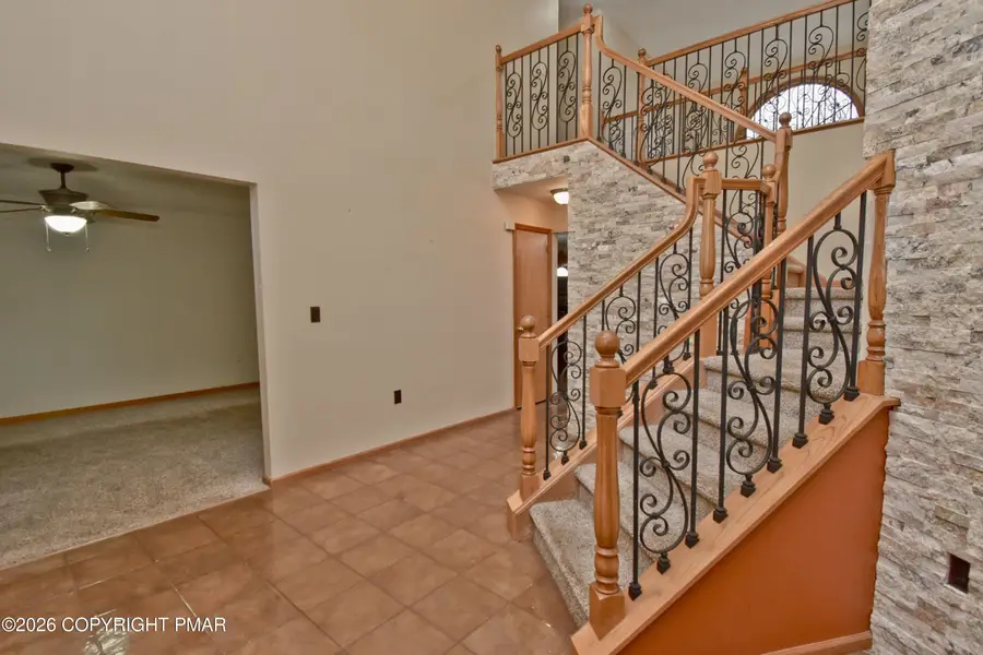 131 Canterbury Road, Bushkill, PA 18324 - #3