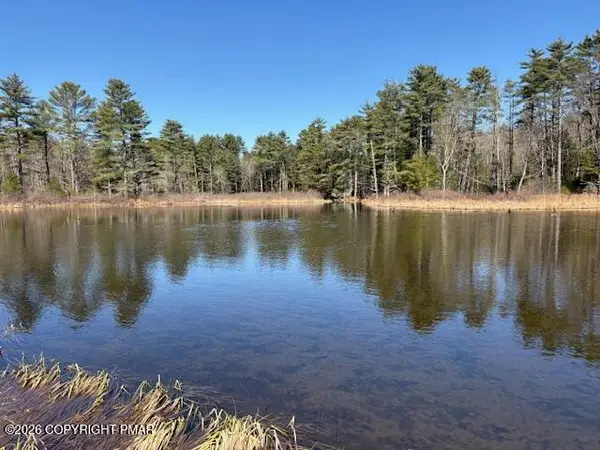 206 Cranberry Creek Road, Cresco, PA 18326