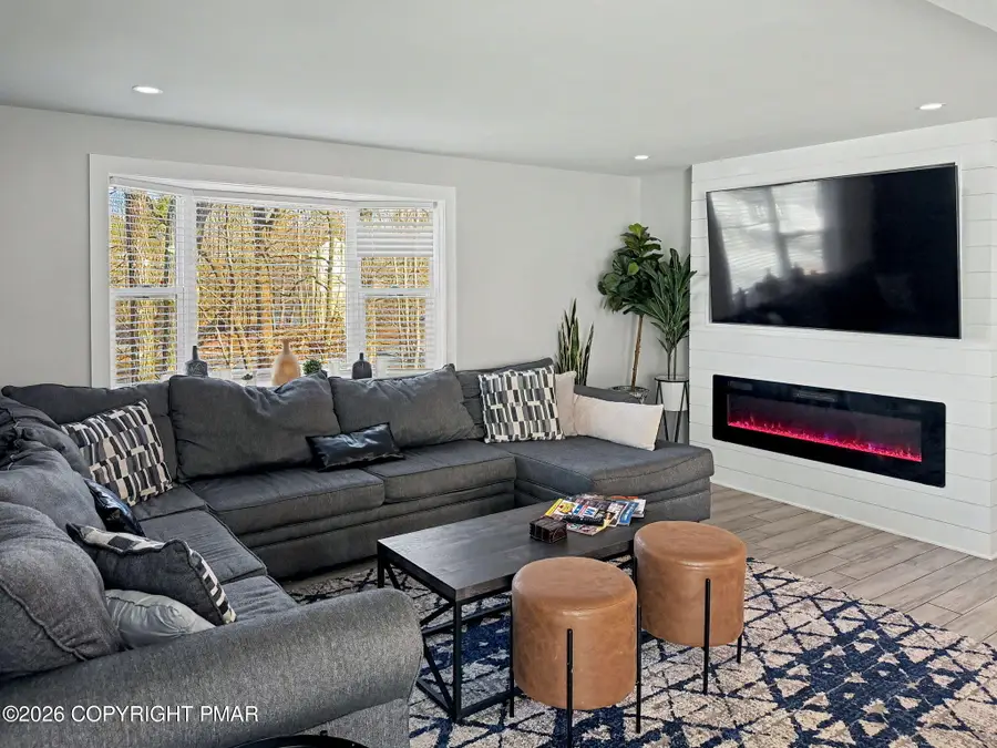 1038 Cricket Lane, Long Pond, PA 18334 - #2