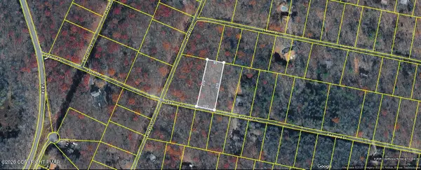 Redwood Drive, Jim Thorpe, PA 18229