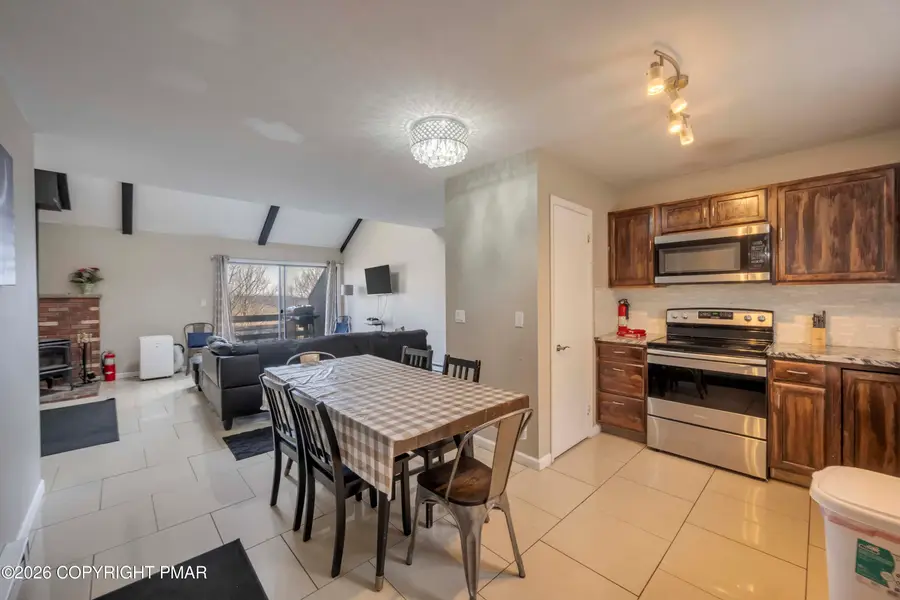 21 Middle Village Way, Tannersville, PA 18372 - #2