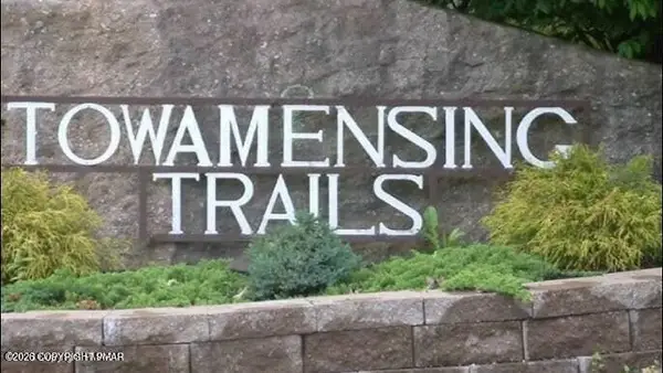 D 1978 Lindbergh Circle, Albrightsville, PA 18210