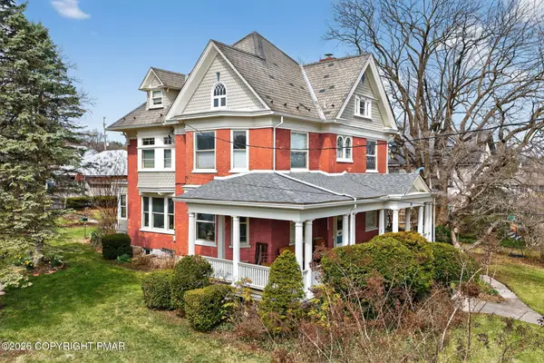 29 N New Street, Nazareth, PA 18064