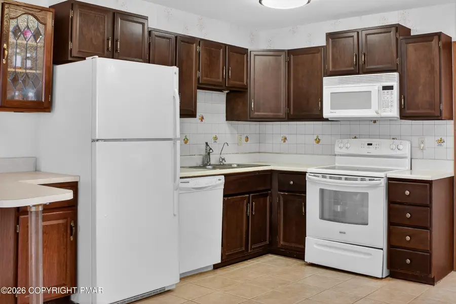 211 Falls Circle, Bushkill, PA 18324 - #3