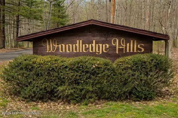 130 Juneberry Drive, Hawley, PA 18428