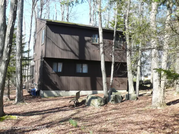 1148 Country Place Drive, Tobyhanna, PA 18466