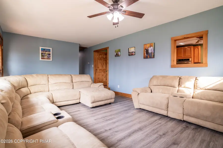 4043 Manor Drive, Stroudsburg, PA 18360 - #2